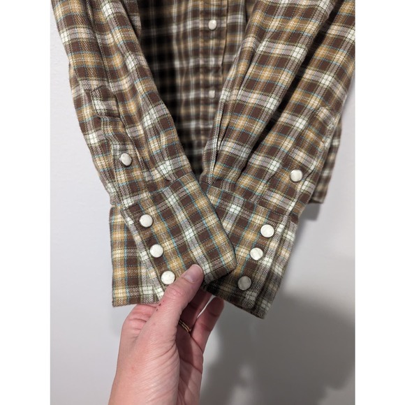 Carhartt Women's Pearl Snap Plaid Button Down Shirt - Picture 6 of 6